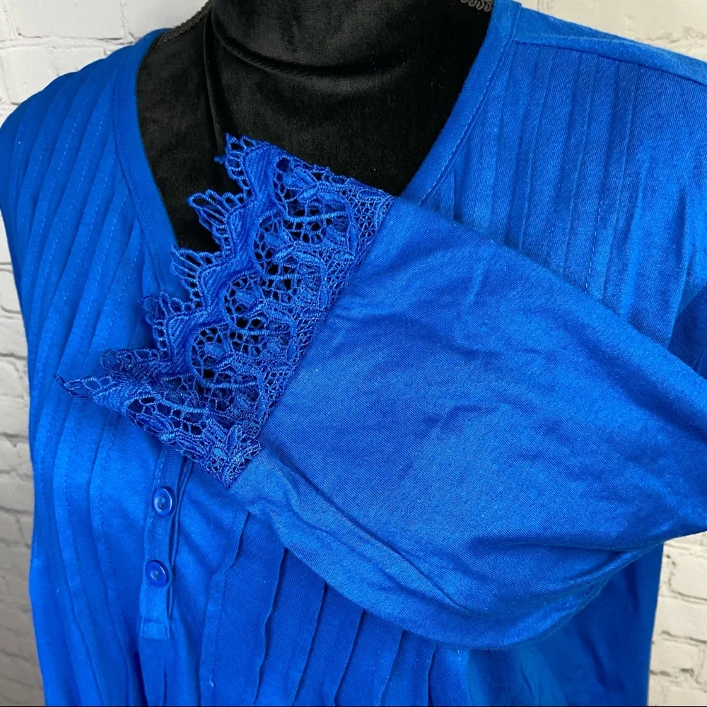 NWT Gold Coast Lace Trimmed Blouse - Picture 4 of 6